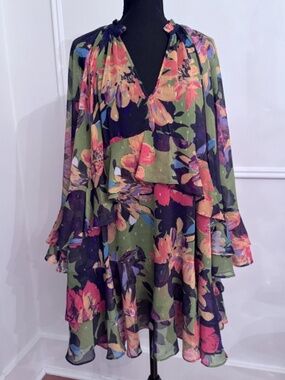 AQUA Bloomingdales White Lotus Floral Ruffle Chiffon Dress L No Slip Included